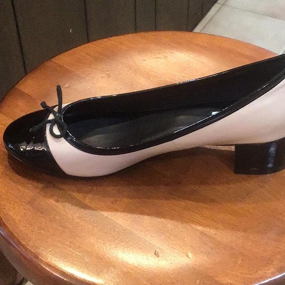 COLE HAAN SHOES - Picture 8 of 9